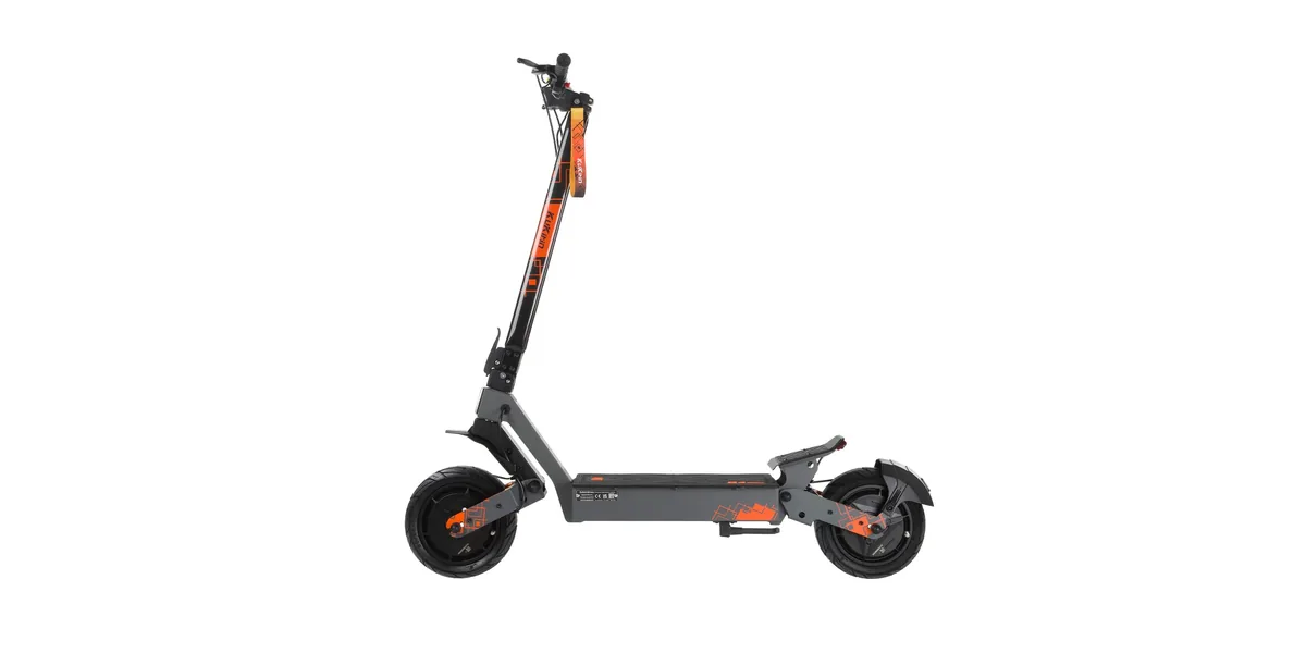 KuKirin G4 Ultra z profilu na białym tle: dwa silniki 1000 W, akumulator 60 V 20 Ah, koła 11 cali, do 70 km/h, w sprzedaży od września 2026